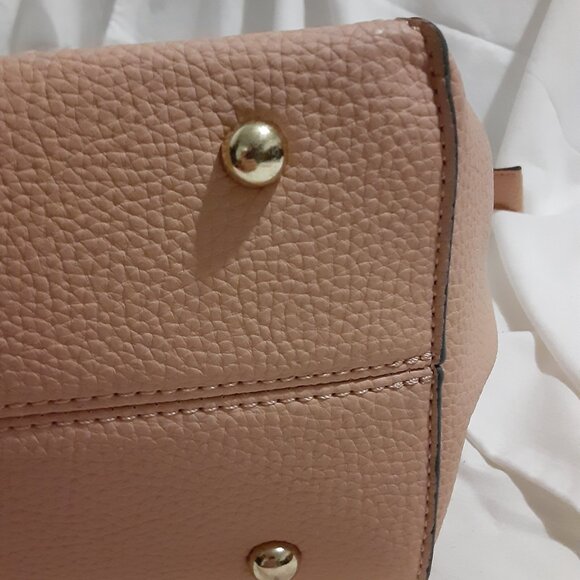 NWOT Just Fab Structured Vegan Leather Handbag And Charm Blush/Light Peach - Picture 5 of 8